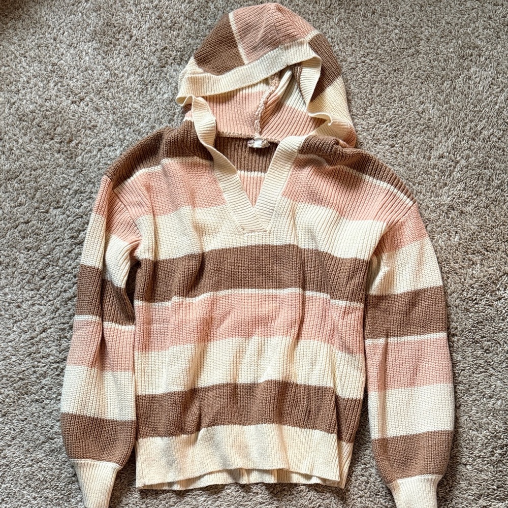 Hooded sweater